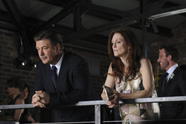 Still of Julianne Moore and Alec Baldwin in 30 Rock (2006)