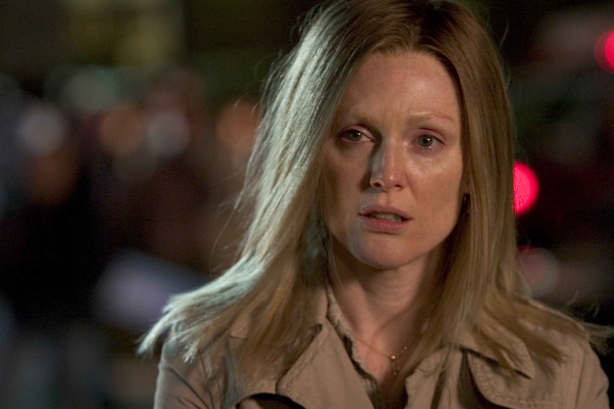 Still of Julianne Moore in Freedomland (2006)