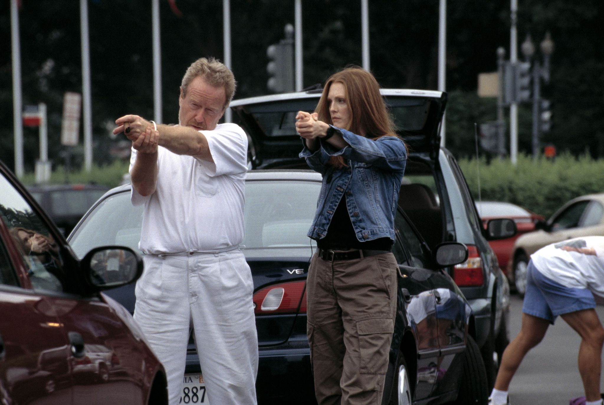 Still of Julianne Moore and Ridley Scott in Hannibal (2001)