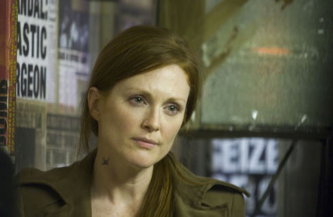 Still of Julianne Moore in Children of Men (2006)