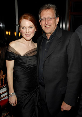 Julianne Moore and Joe Roth at event of Freedomland (2006)