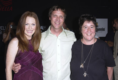 Julianne Moore, Todd Haynes and Christine Vachon at event of Far from Heaven (2002)