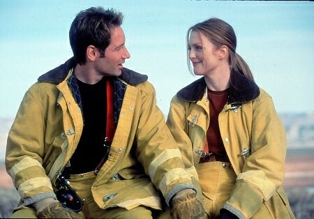 Still of David Duchovny and Julianne Moore in Evolution (2001)