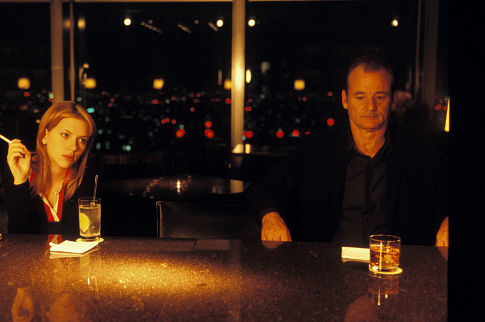 Still of Bill Murray and Scarlett Johansson in Pasiklyde vertime (2003)