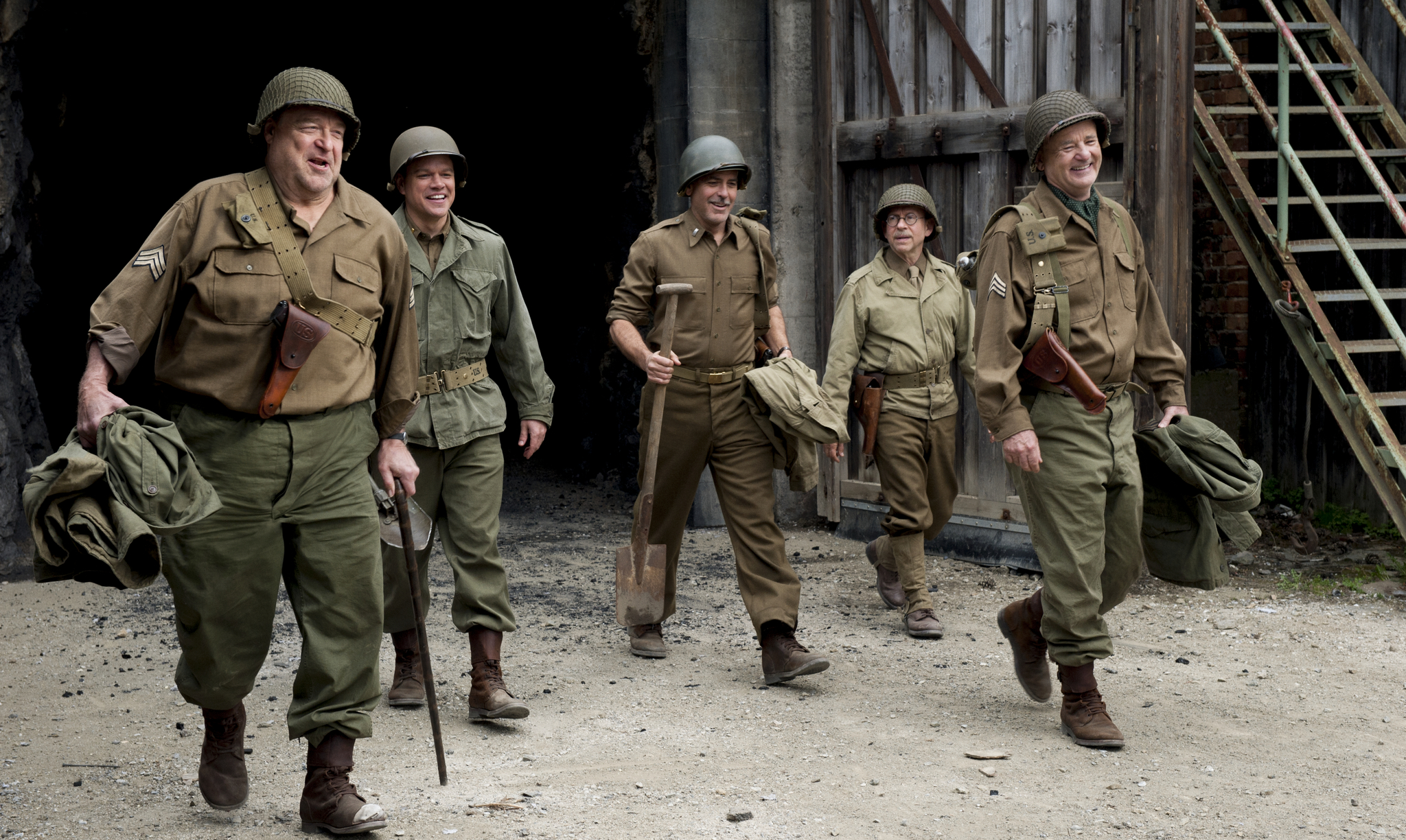 Still of George Clooney, Bill Murray, Matt Damon, John Goodman and Bob Balaban in Brangenybiu medziotojai (2014)