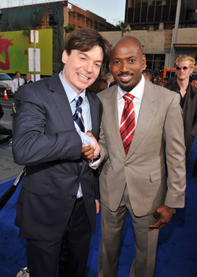 Mike Myers and Romany Malco at event of Meiles guru (2008)