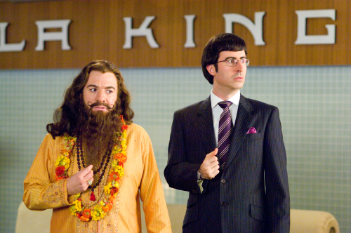 Still of Mike Myers and John Oliver in Meiles guru (2008)