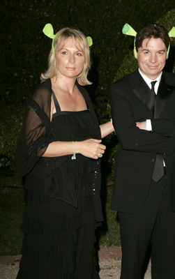 Mike Myers and Jennifer Saunders at event of Srekas 2 (2004)