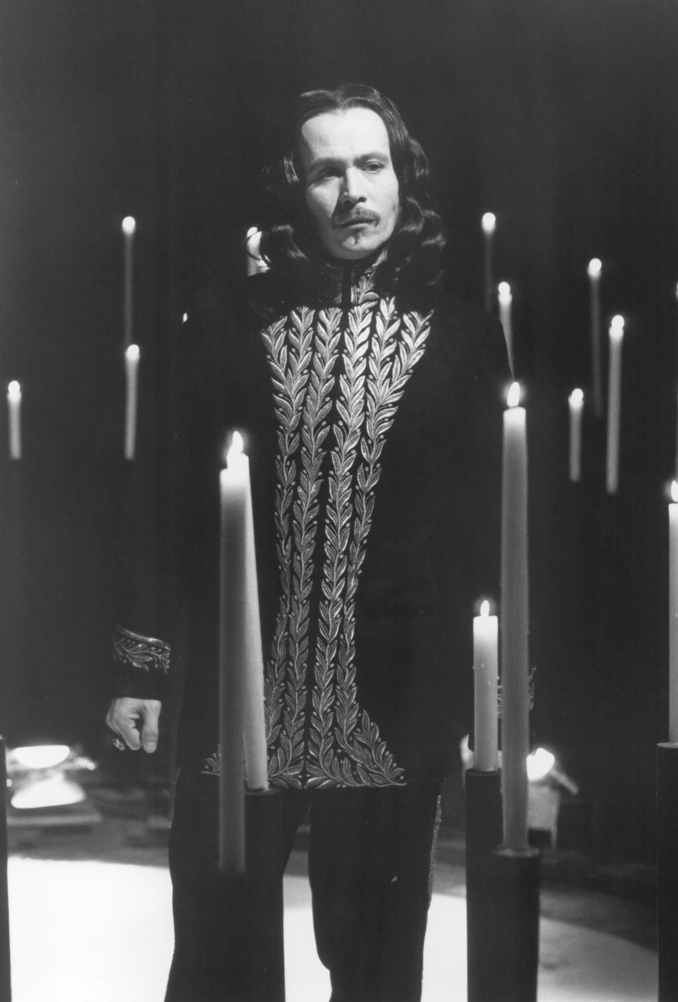Still of Gary Oldman in Dracula (1992)