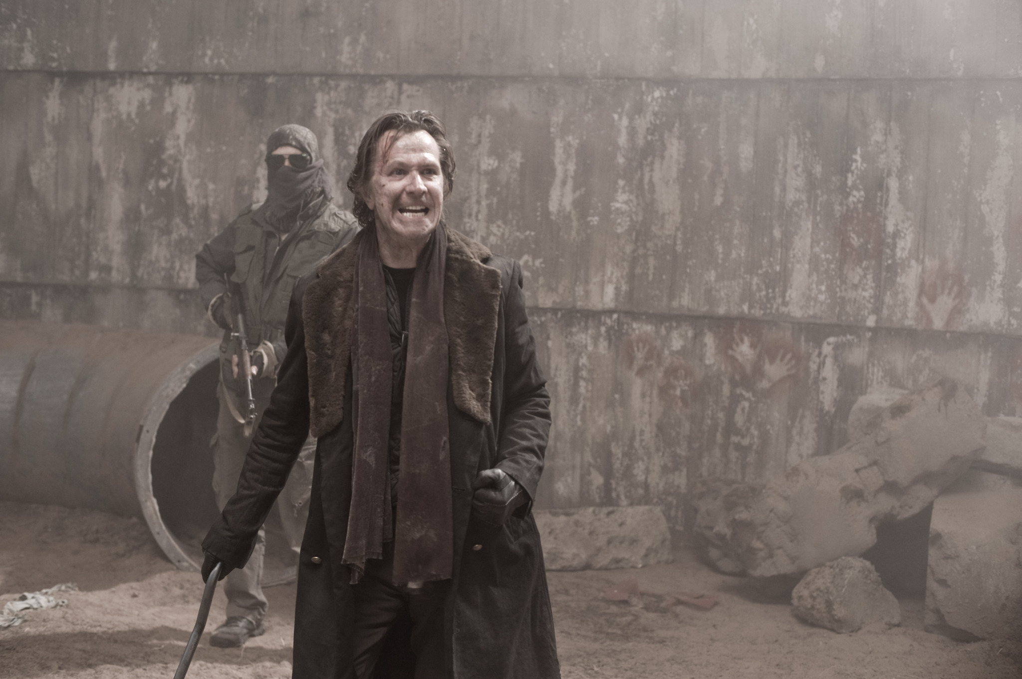 Still of Gary Oldman in Elijaus knyga (2010)