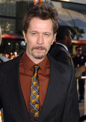 Gary Oldman at event of Betmenas: Pradzia (2005)