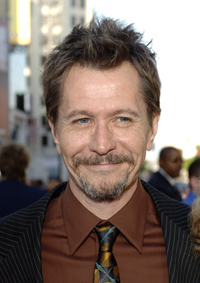 Gary Oldman at event of Betmenas: Pradzia (2005)