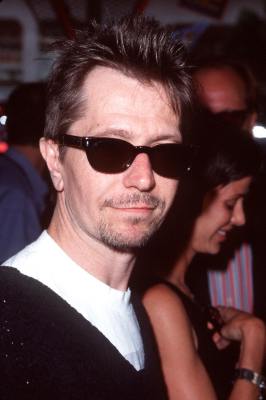 Gary Oldman at event of Quest for Camelot (1998)