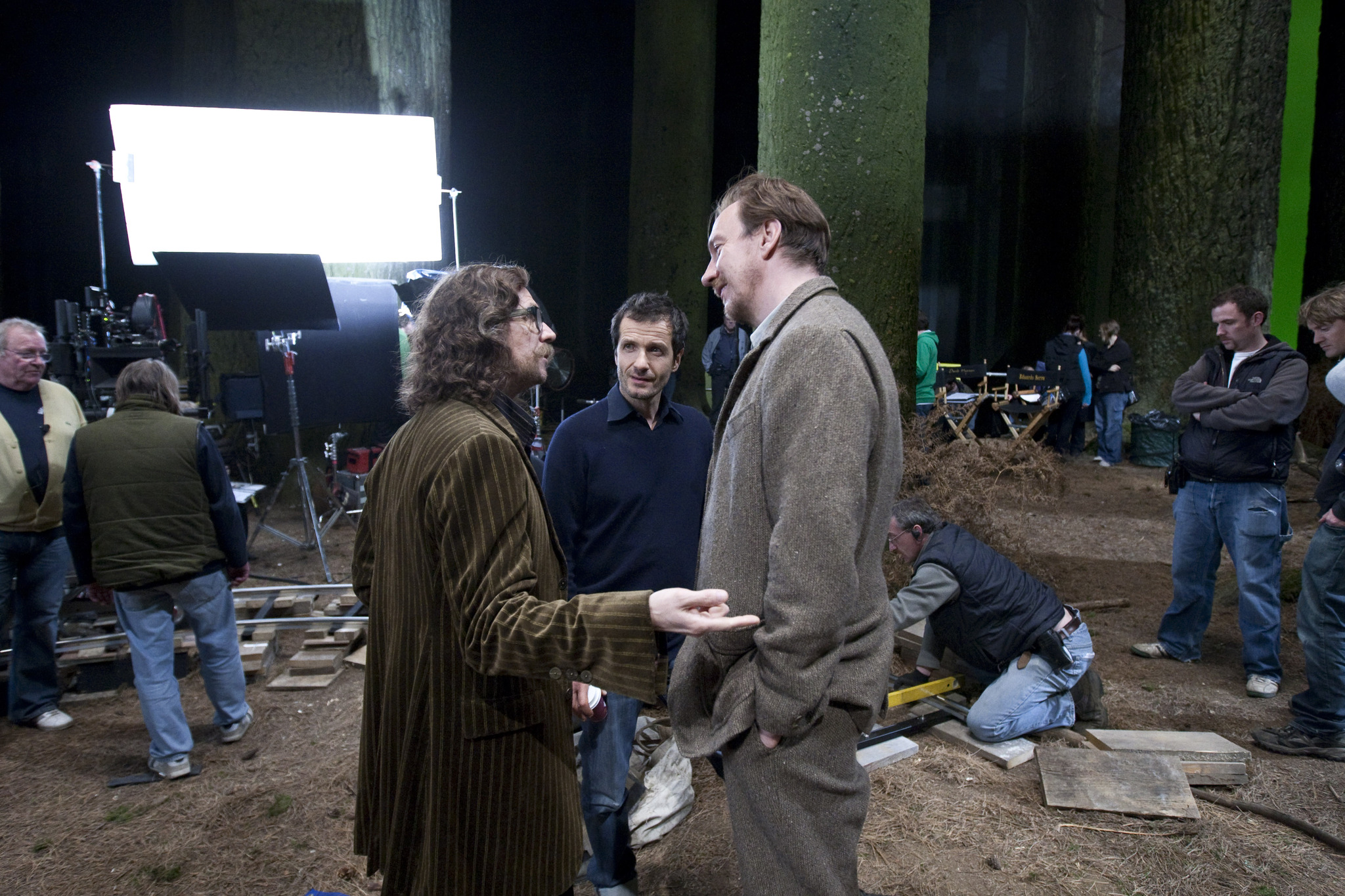 Still of Gary Oldman, David Thewlis and David Heyman in Haris Poteris ir mirties relikvijos. 2 dalis (2011)