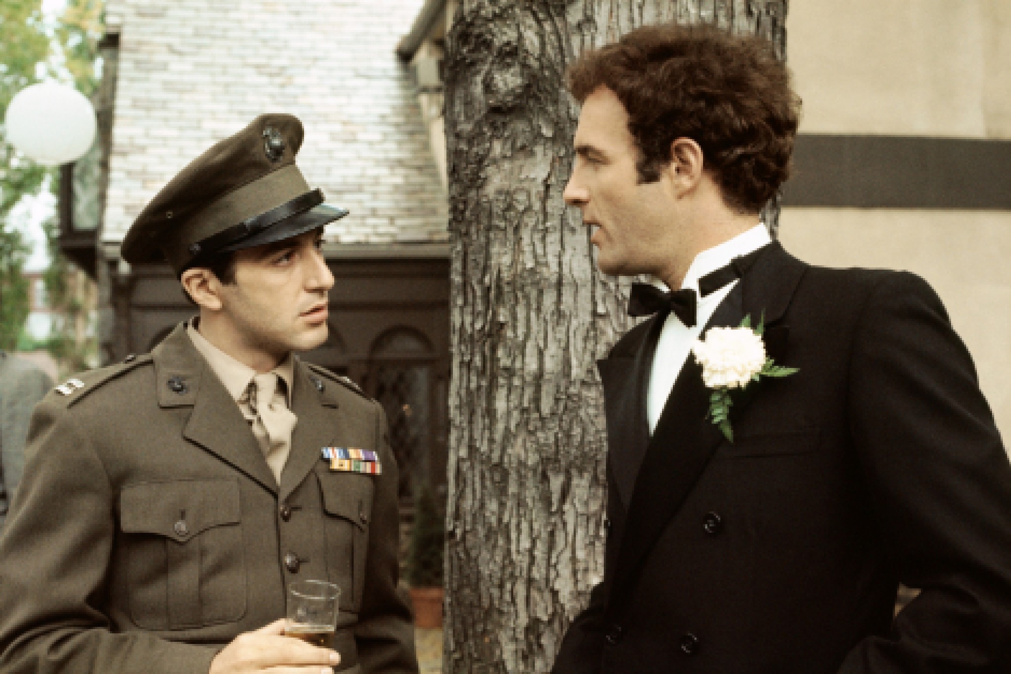 Still of Al Pacino and James Caan in Krikstatevis (1972)