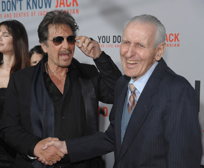 Al Pacino and Jack Kevorkian at event of You Don't Know Jack (2010)