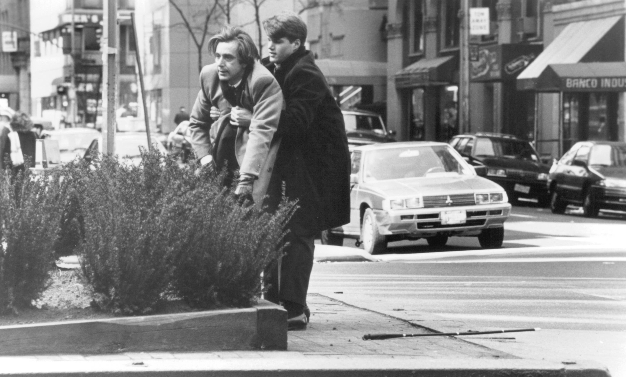 Still of Al Pacino and Chris O'Donnell in Scent of a Woman (1992)