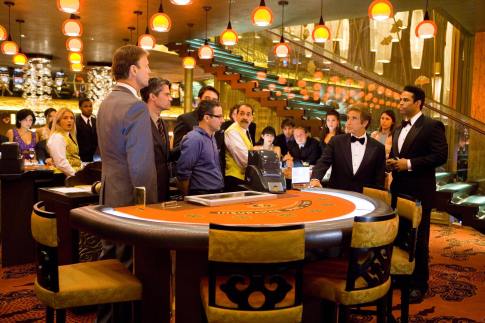 Still of Al Pacino and Eddie Jemison in Ocean's Thirteen (2007)