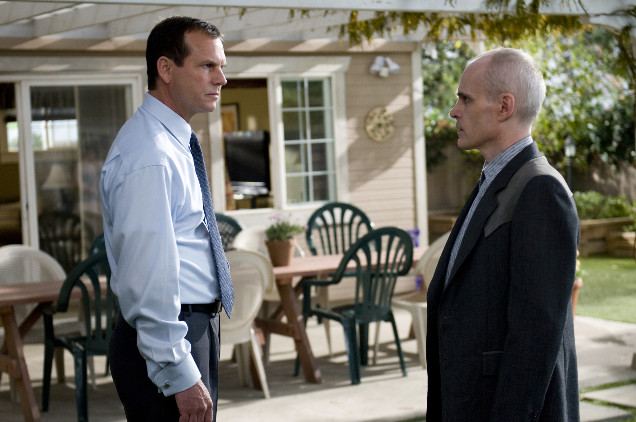 Still of Bill Paxton and Zeljko Ivanek in Big Love (2006)