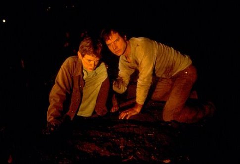 Still of Bill Paxton and Matt O'Leary in Frailty (2001)