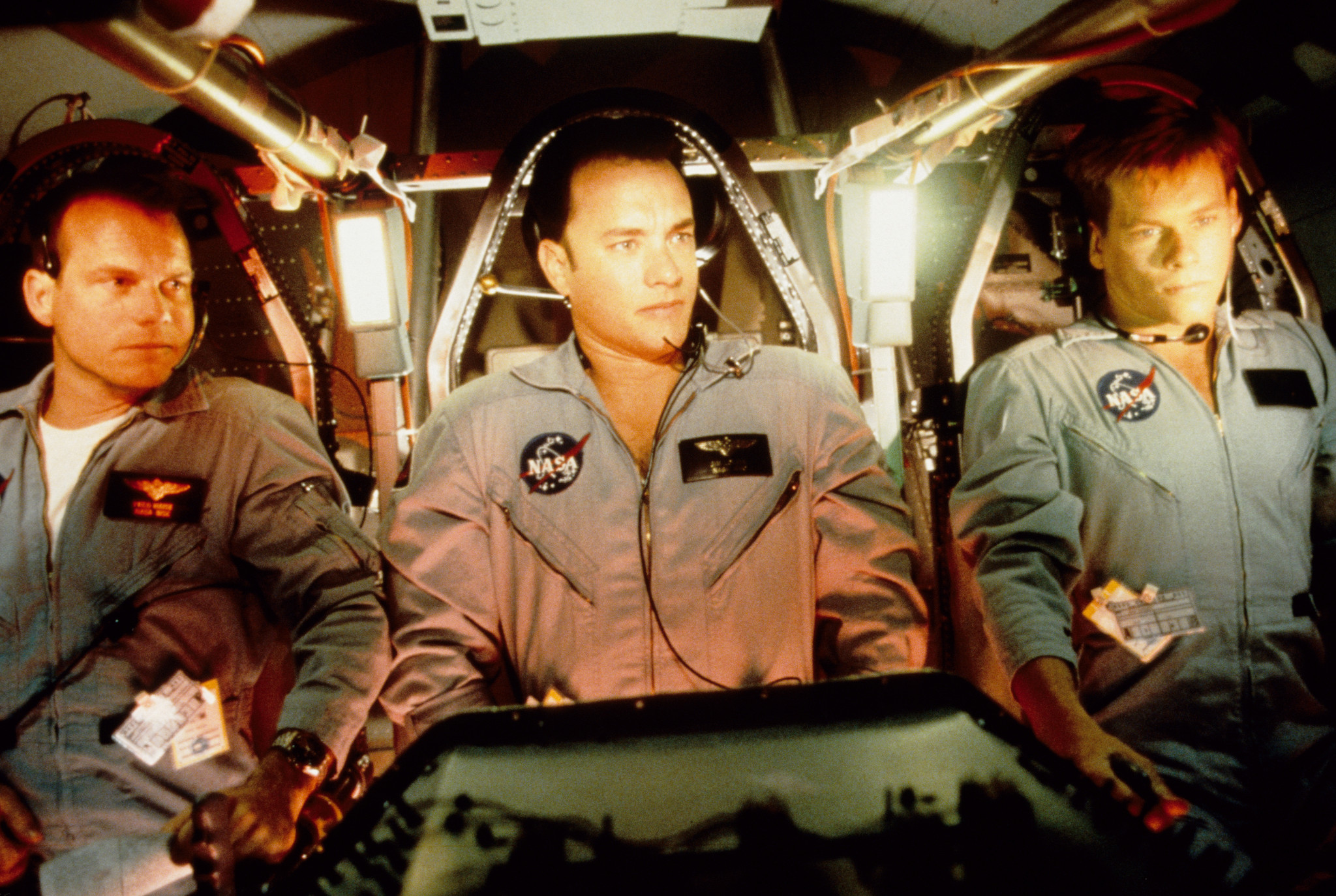 Still of Kevin Bacon, Tom Hanks and Bill Paxton in Apollo 13 (1995)