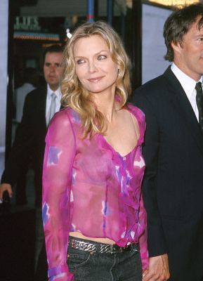 Michelle Pfeiffer at event of What Lies Beneath (2000)