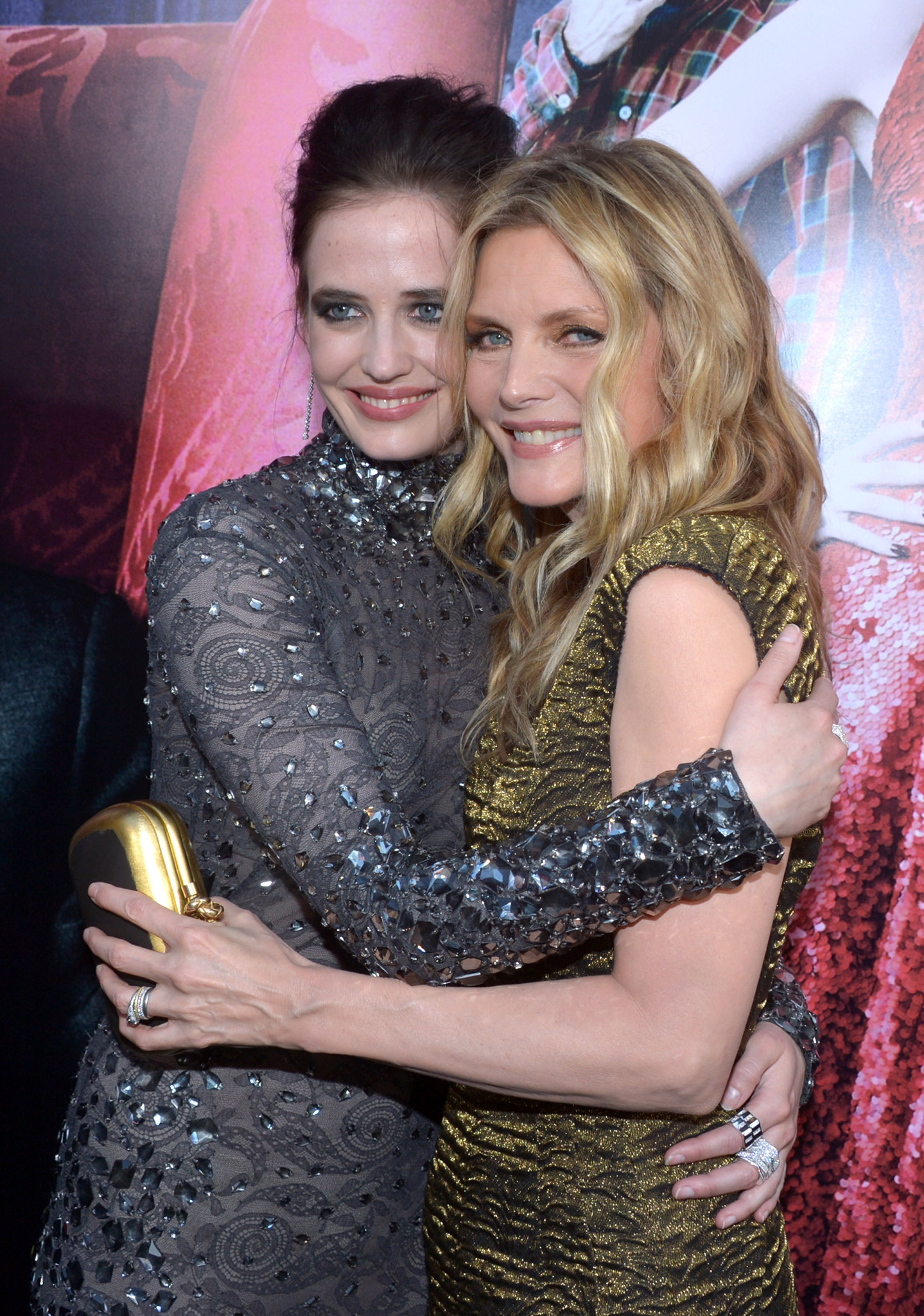 Michelle Pfeiffer and Eva Green at event of Nakties seseliai (2012)