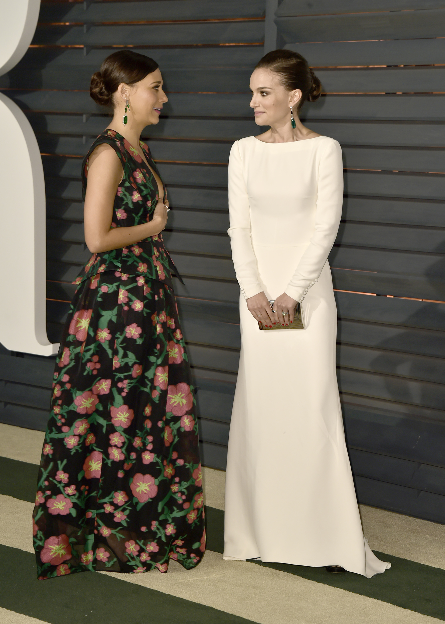 Natalie Portman and Rashida Jones at event of The Oscars (2015)