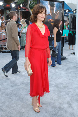 Parker Posey at event of Superman Returns (2006)