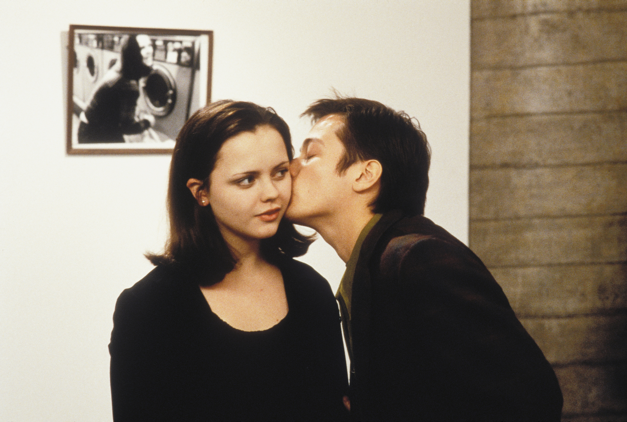 Still of Christina Ricci and Edward Furlong in Pecker (1998)