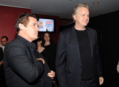 Tim Robbins and Josh Brolin at event of The People Speak (2009)