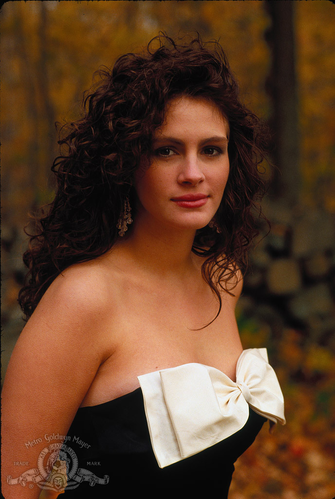 Still of Julia Roberts in Mystic Pizza (1988)