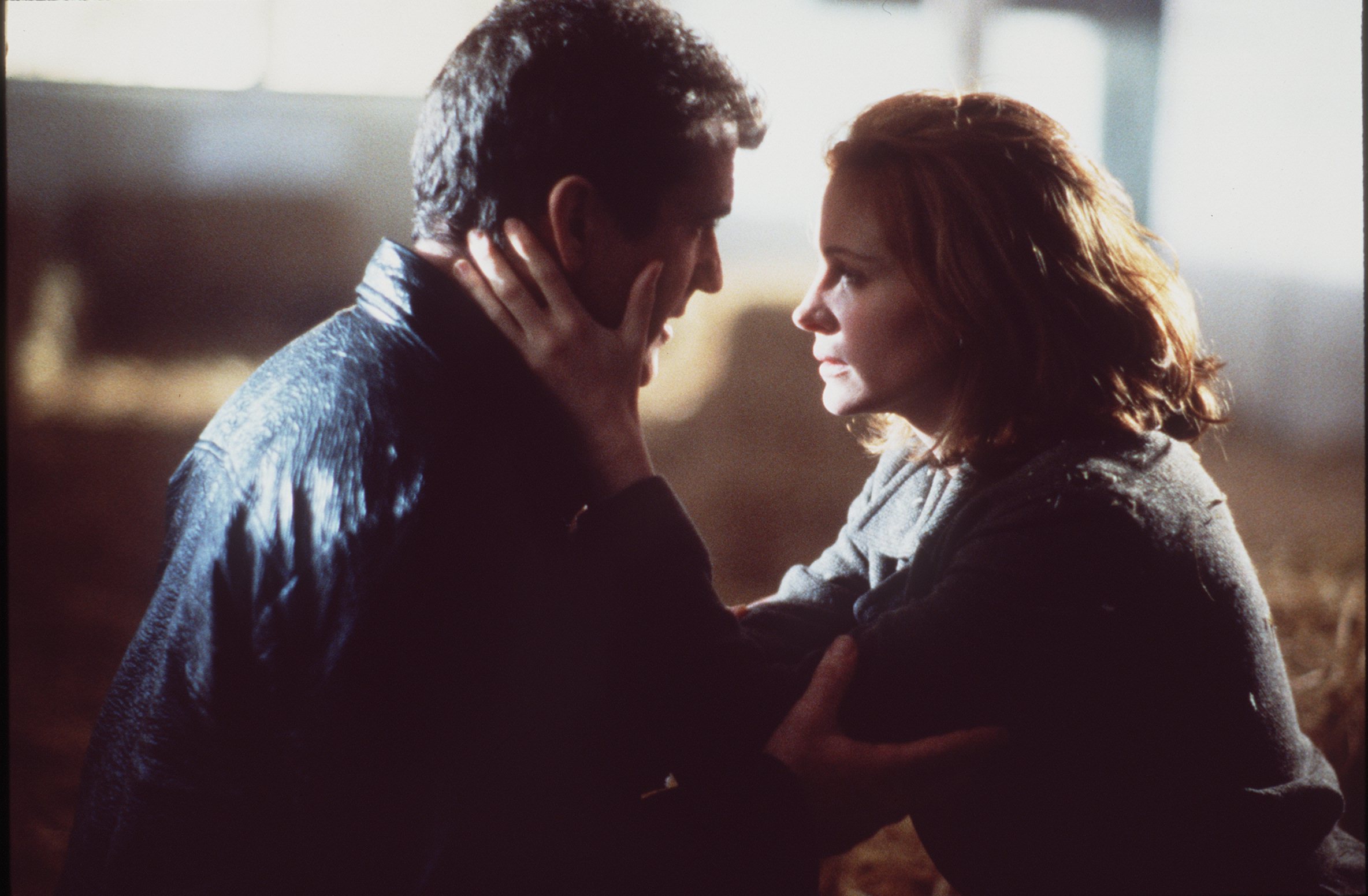 Still of Mel Gibson and Julia Roberts in Conspiracy Theory (1997)