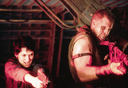 Still of Winona Ryder and Ron Perlman in Alien: Resurrection (1997)