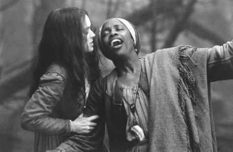 Still of Winona Ryder and Charlayne Woodard in The Crucible (1996)