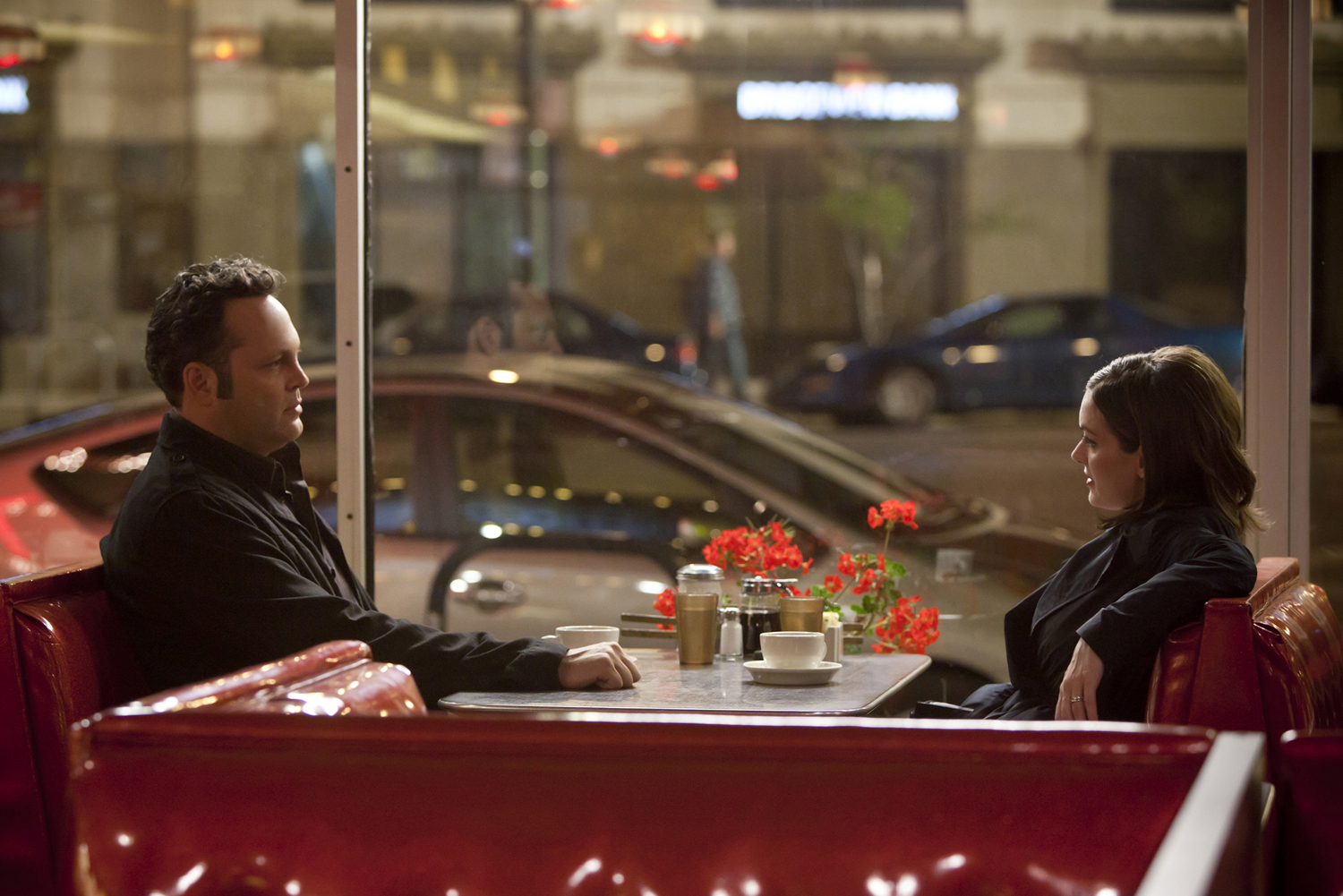 Still of Winona Ryder and Vince Vaughn in Dilema (2011)