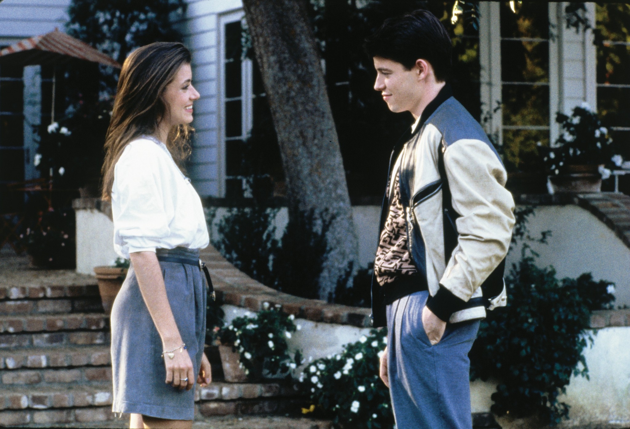 Still of Matthew Broderick and Mia Sara in Ferris Bueller's Day Off (1986)