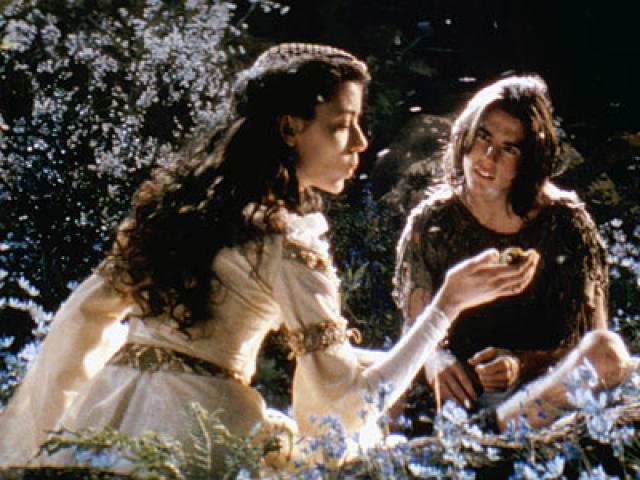 Still of Tom Cruise and Mia Sara in Legend (1985)