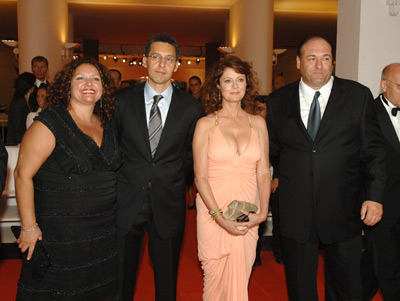 Susan Sarandon, James Gandolfini, John Turturro and Aida Turturro at event of Romance & Cigarettes (2005)