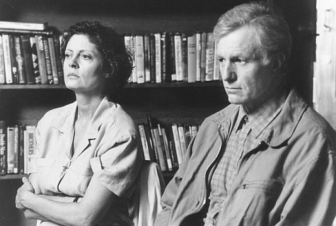 Still of Susan Sarandon and Raymond J. Barry in Dead Man Walking (1995)