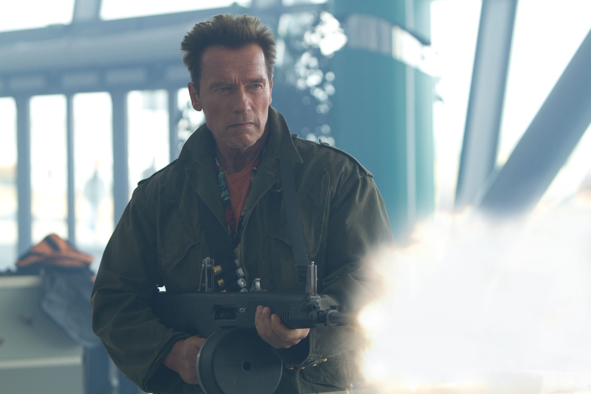 Still of Arnold Schwarzenegger in Nesunaikinami 2 (2012)