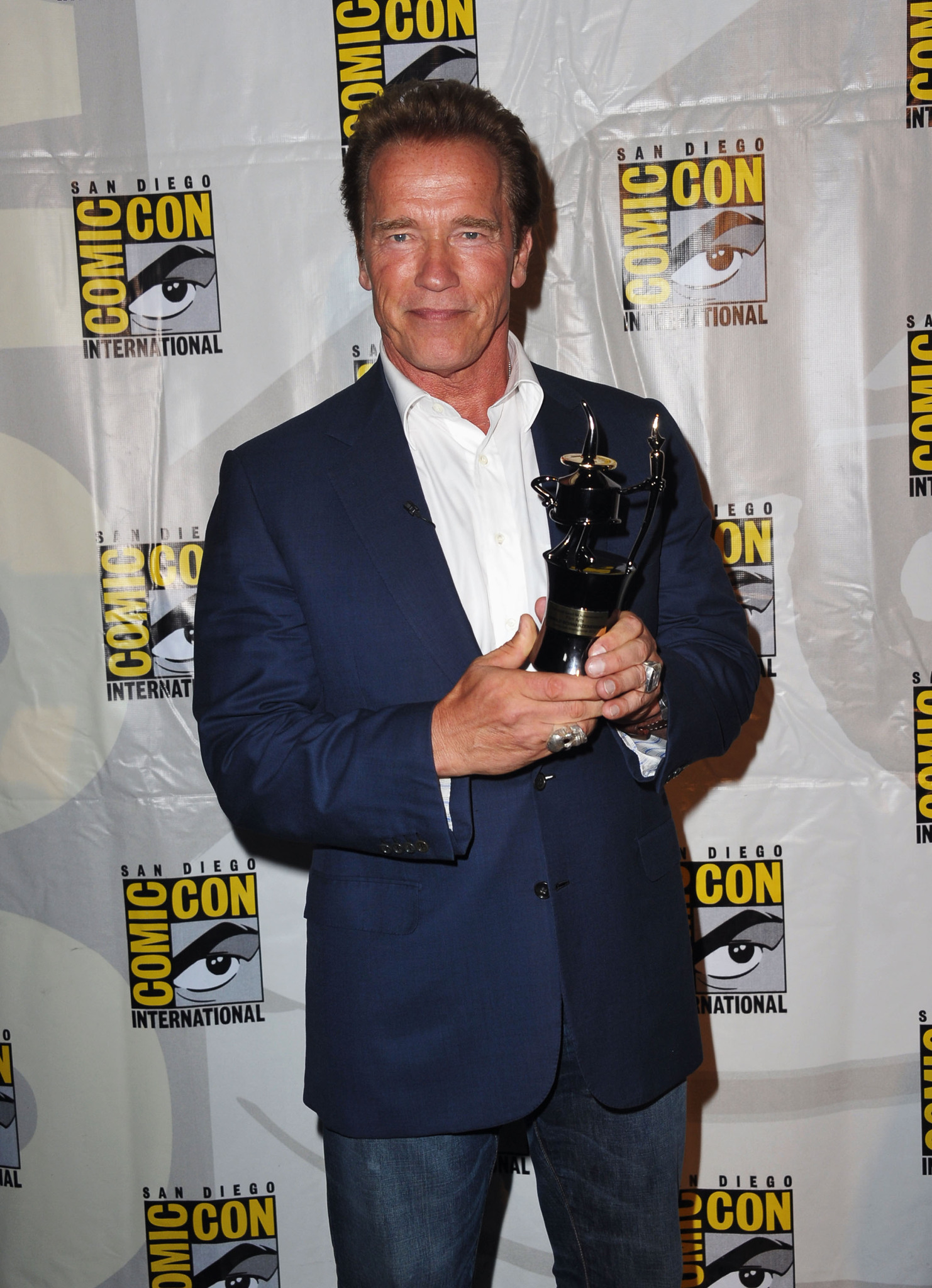 Arnold Schwarzenegger at event of Nesunaikinami 2 (2012)