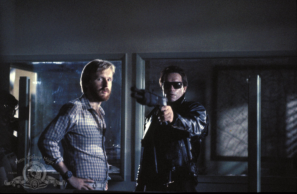 James Cameron and Arnold Schwarzenegger in Terminatorius (1984)