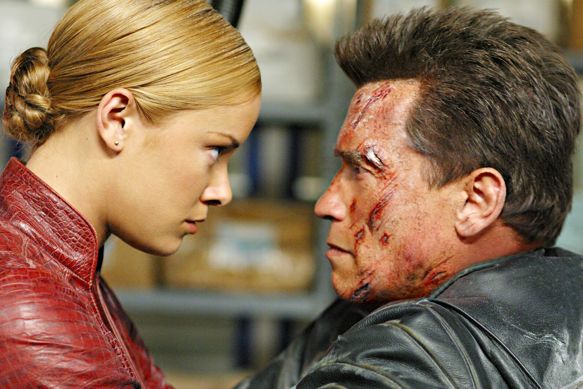 Still of Arnold Schwarzenegger and Kristanna Loken in Terminator 3: Rise of the Machines (2003)