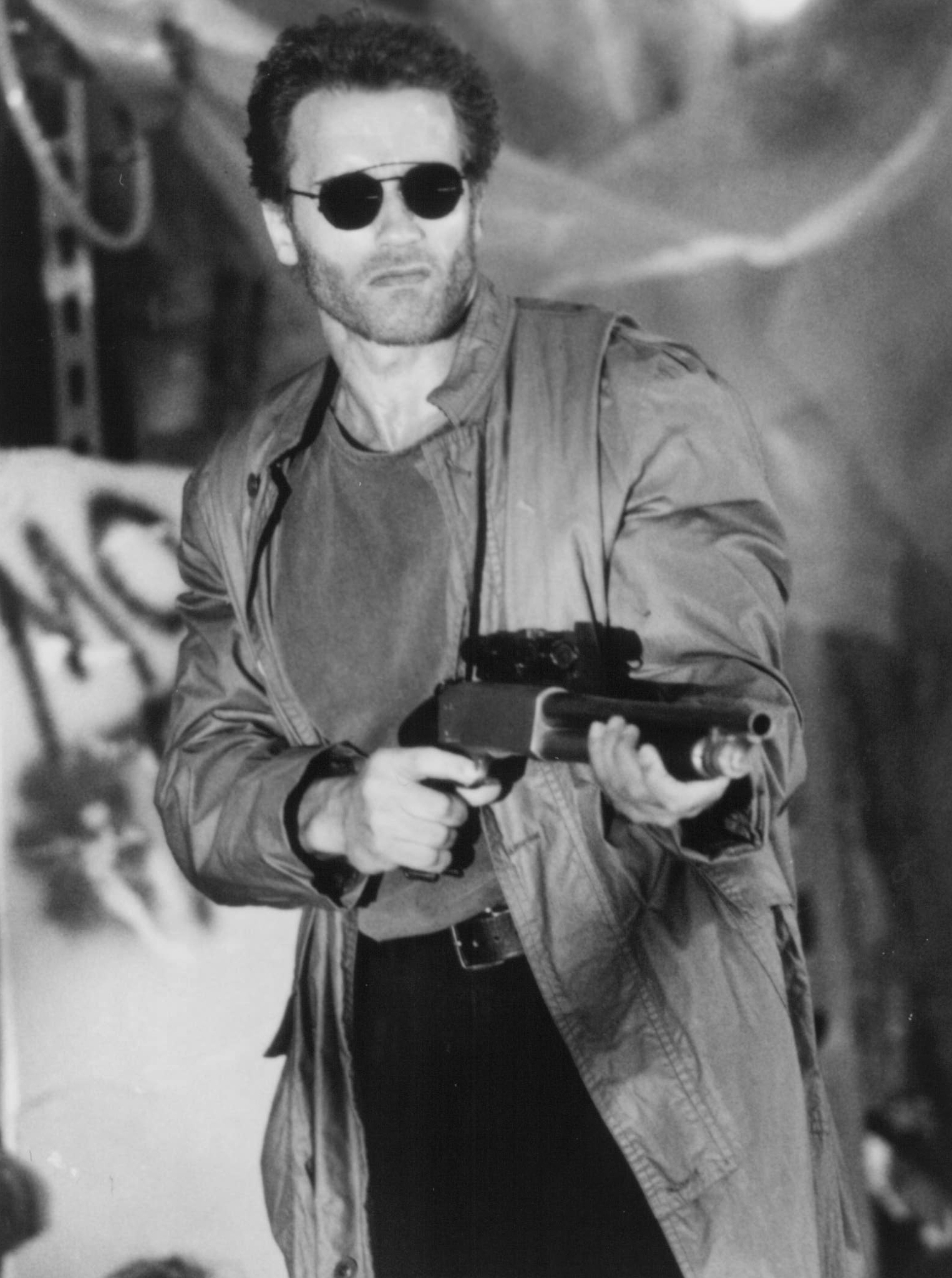 Still of Arnold Schwarzenegger in Kindergarten Cop (1990)