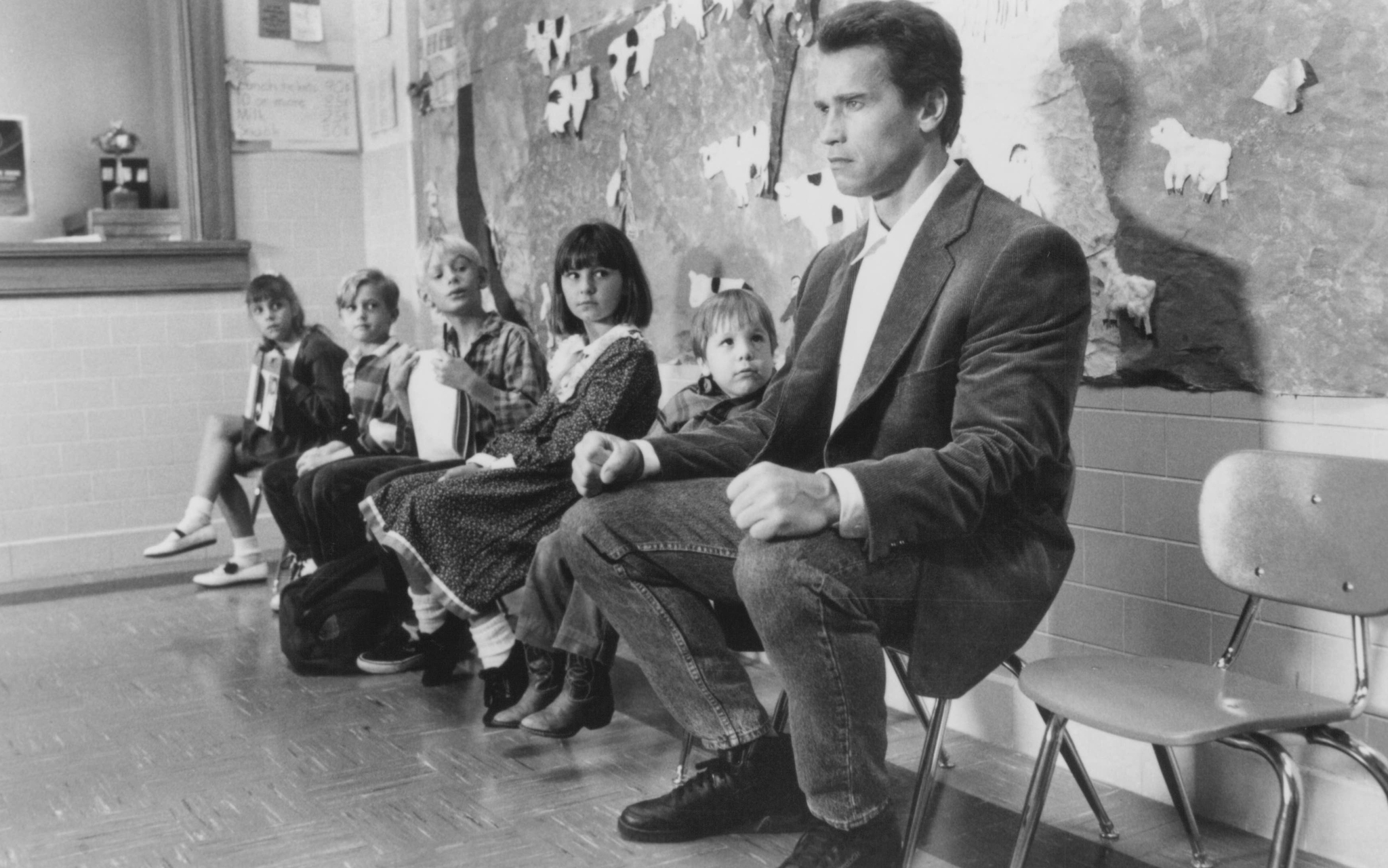 Still of Arnold Schwarzenegger in Kindergarten Cop (1990)