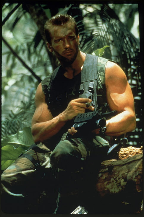 Still of Arnold Schwarzenegger in Grobuonis (1987)