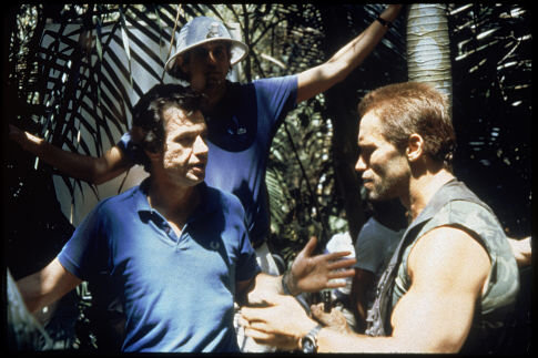 Arnold Schwarzenegger and John McTiernan in Grobuonis (1987)
