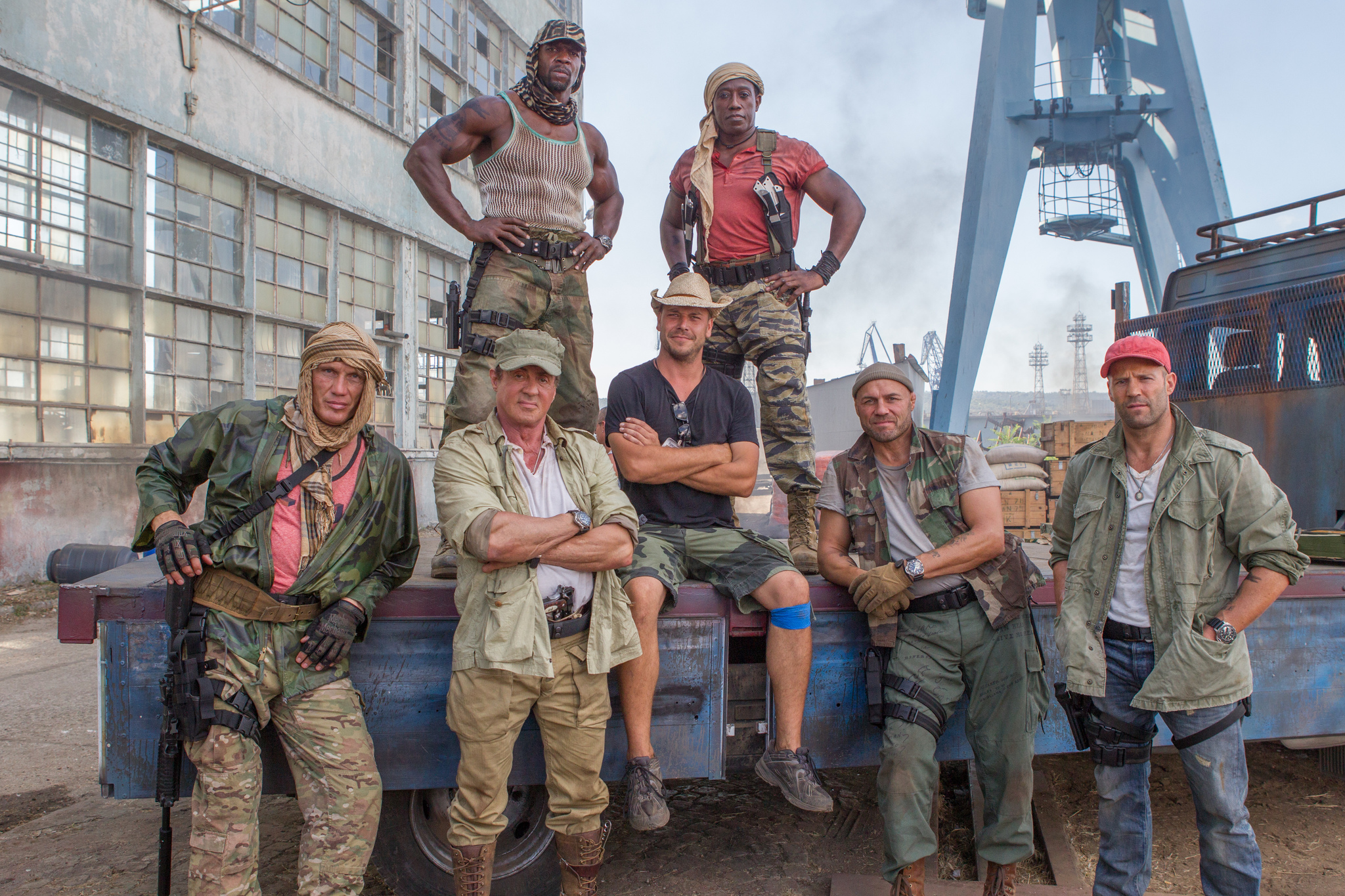 Dolph Lundgren, Arnold Schwarzenegger, Sylvester Stallone, Wesley Snipes, Jason Statham, Terry Crews, Patrick Hughes and Randy Couture in Nesunaikinami 3 (2014)