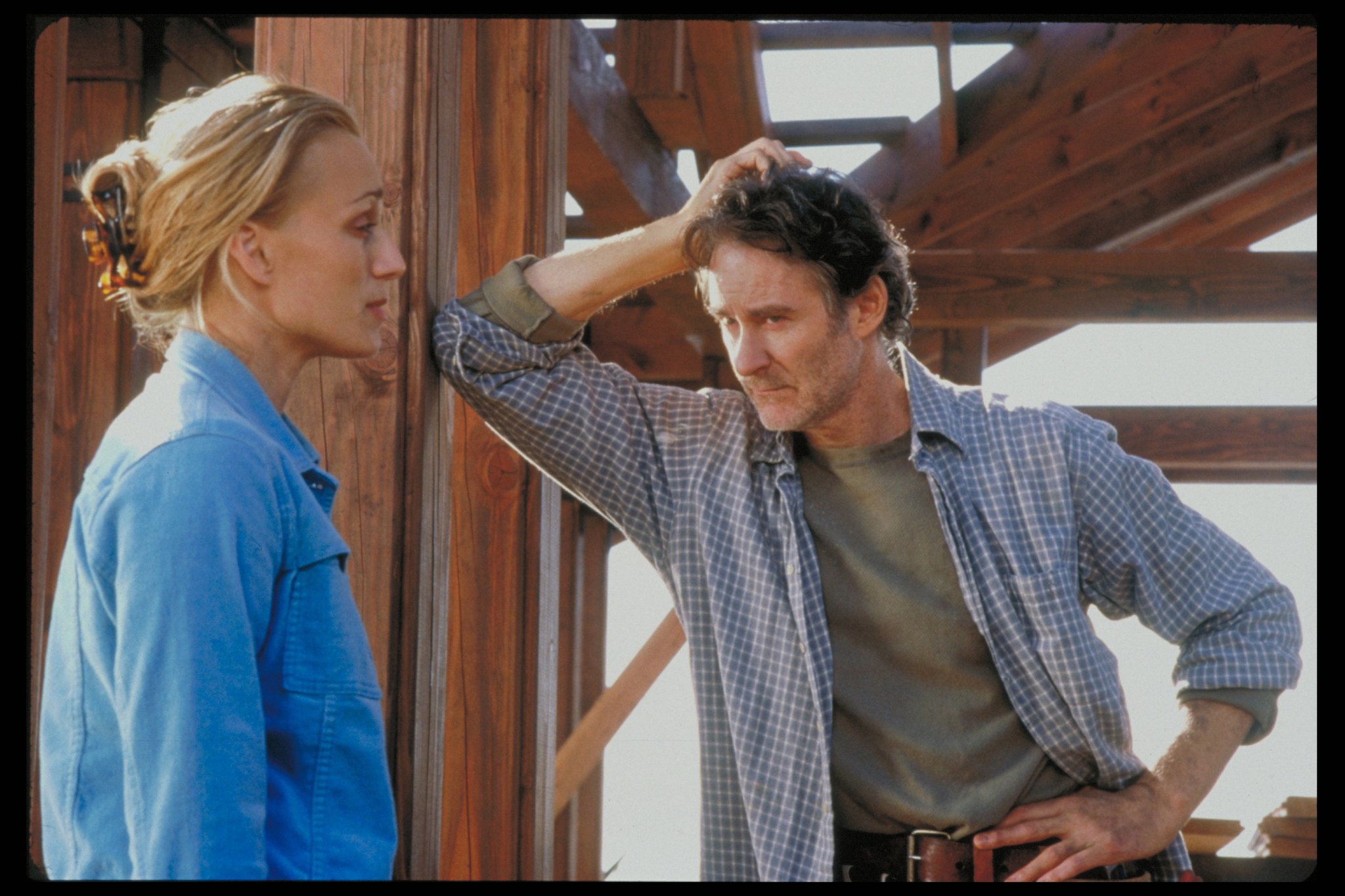 Still of Kevin Kline and Kristin Scott Thomas in Life as a House (2001)